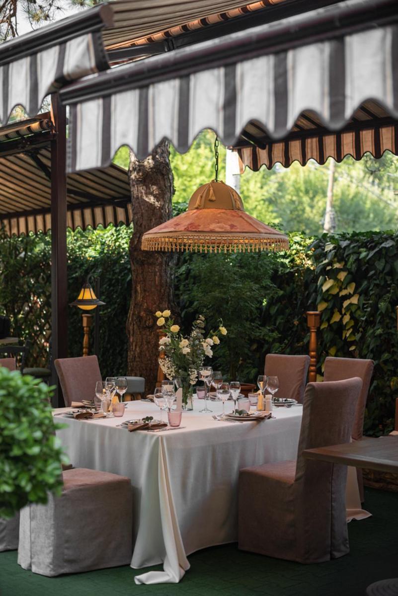 צ'יסינאו Luna Hotel מראה חיצוני תמונה