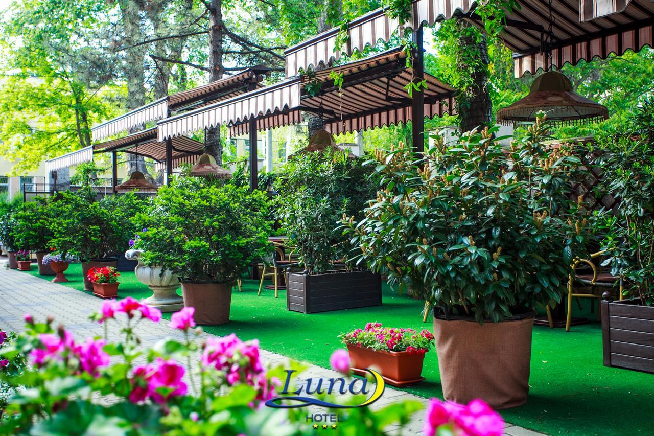 צ'יסינאו Luna Hotel מראה חיצוני תמונה