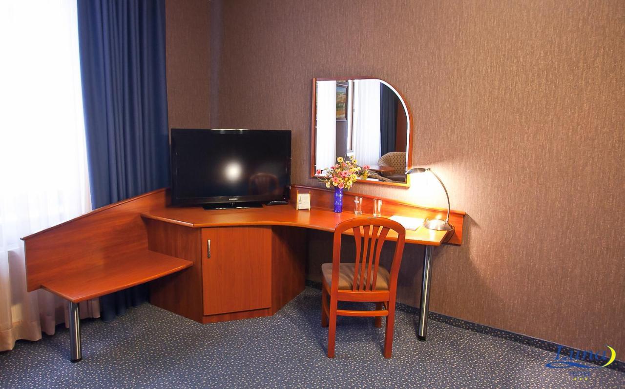 צ'יסינאו Luna Hotel מראה חיצוני תמונה