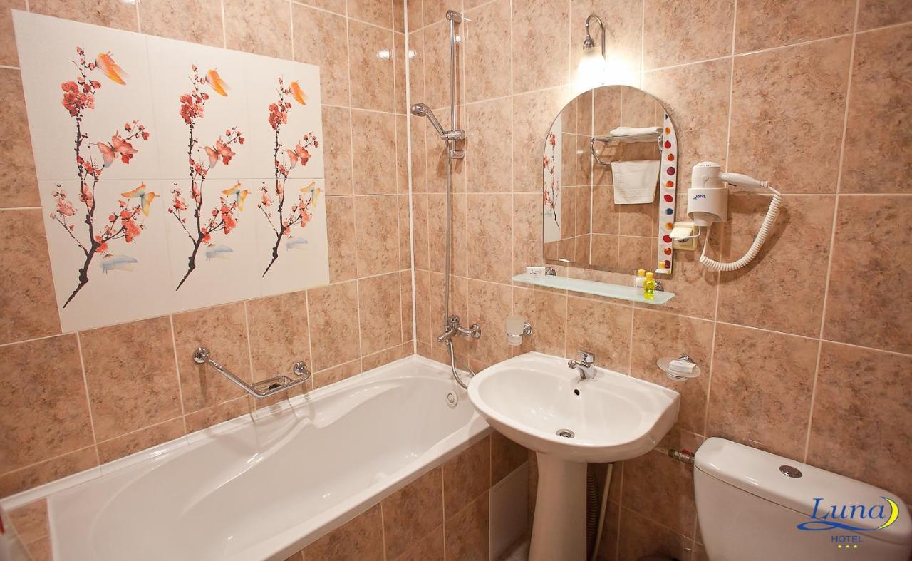 צ'יסינאו Luna Hotel מראה חיצוני תמונה