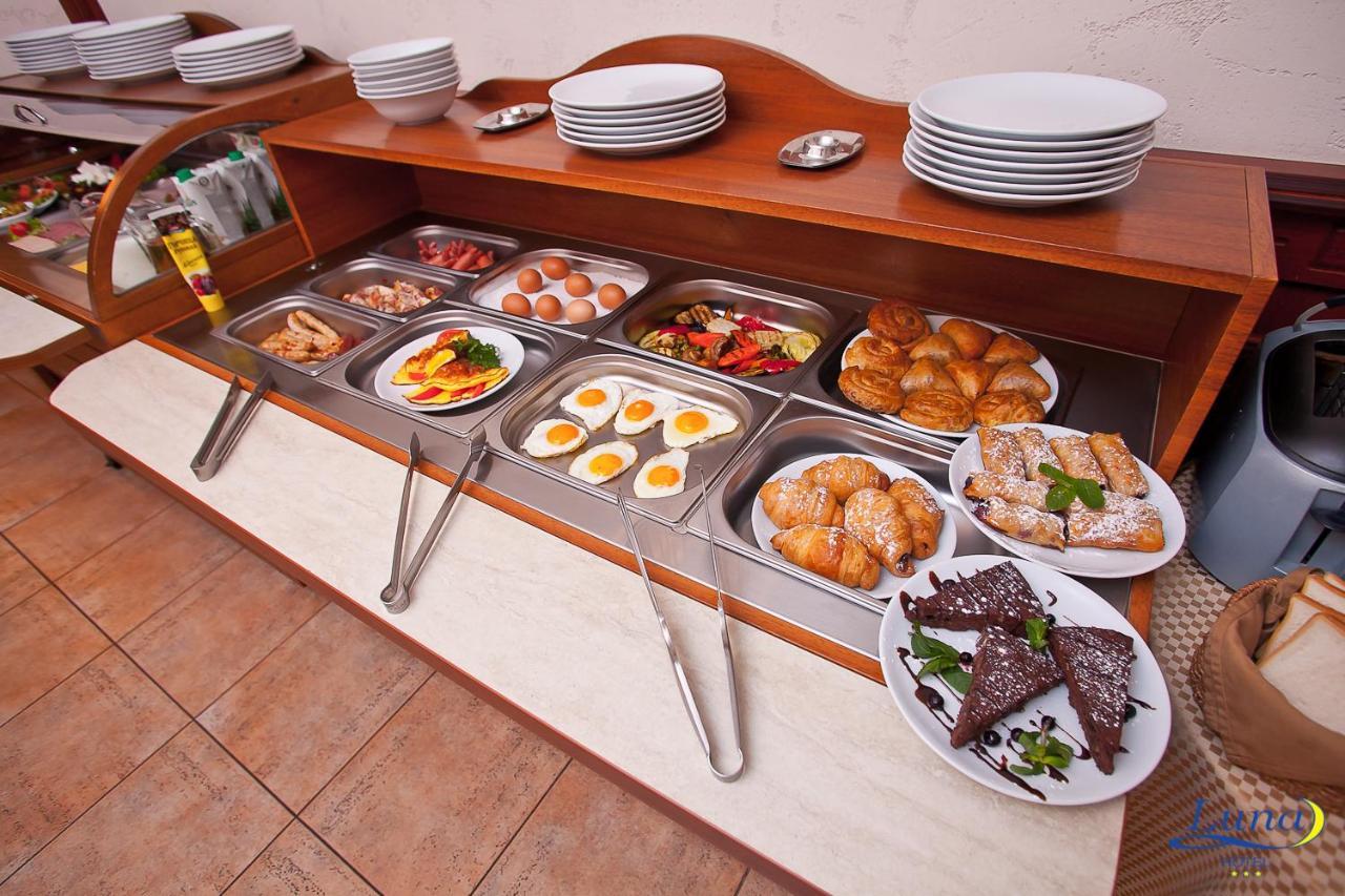 צ'יסינאו Luna Hotel מראה חיצוני תמונה