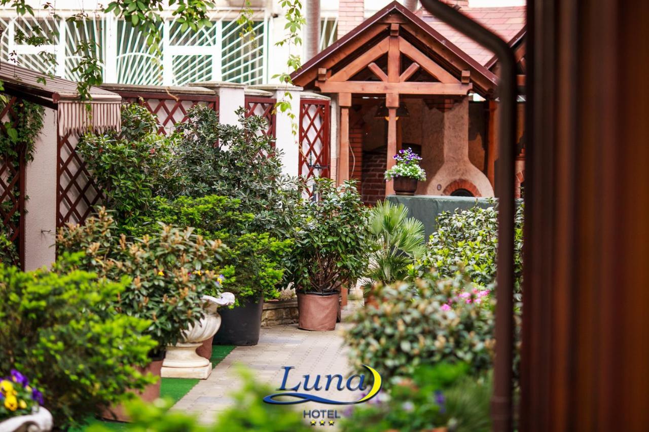 צ'יסינאו Luna Hotel מראה חיצוני תמונה