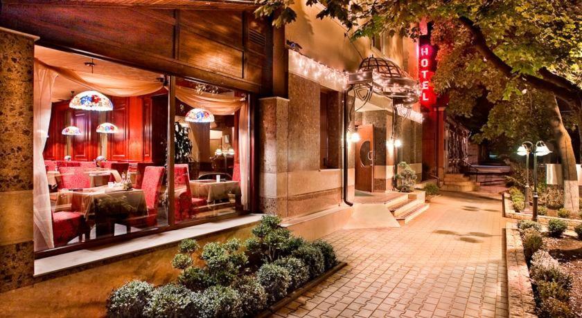צ'יסינאו Luna Hotel מראה חיצוני תמונה